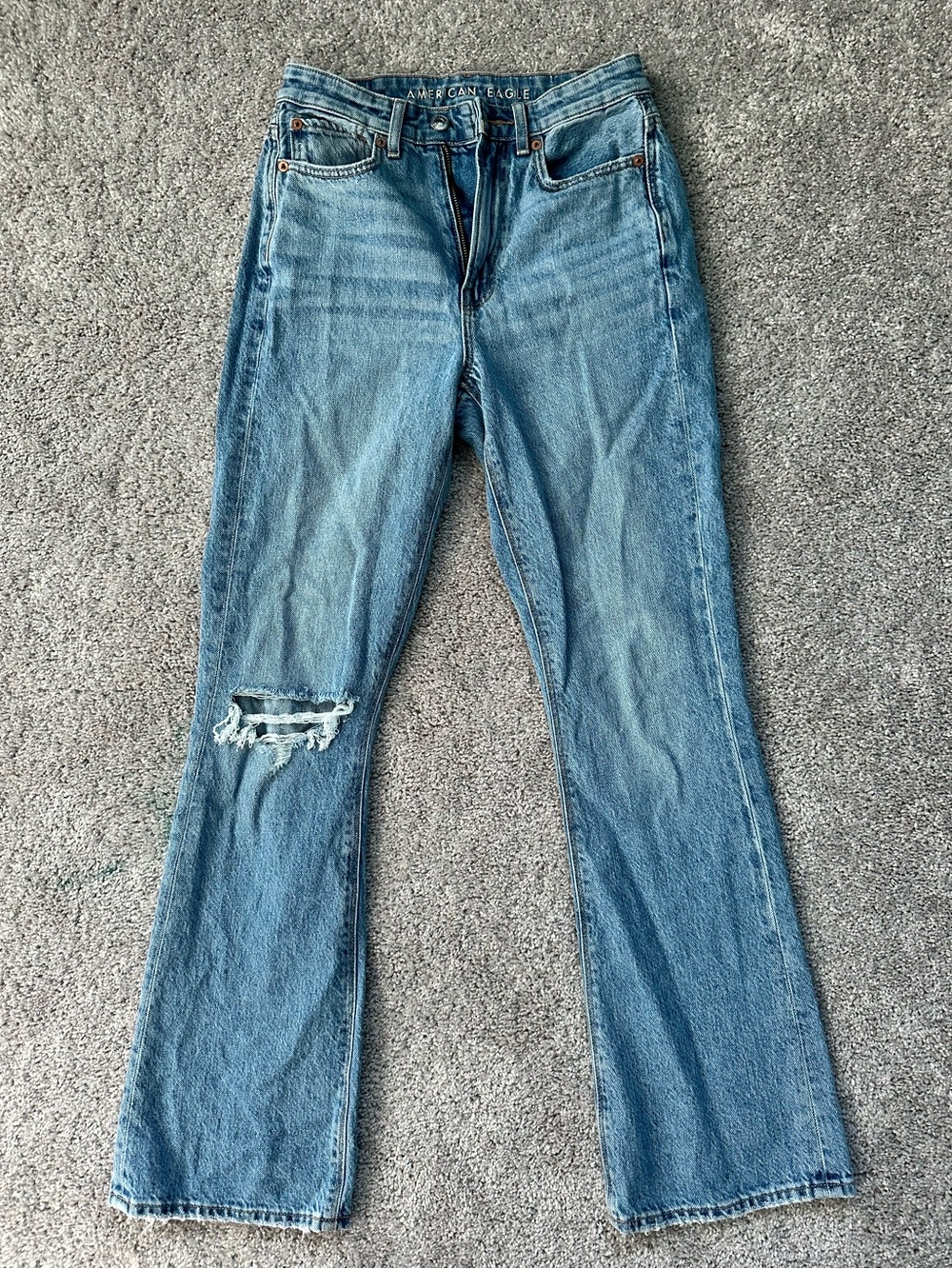 American Eagle Outfitters Light Blue Straight-Leg Jeans with Distressed Knee